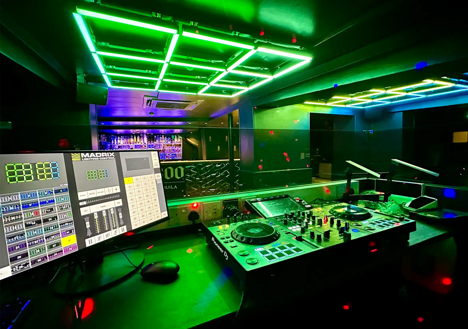 Martin Audio installation at Kensington bar