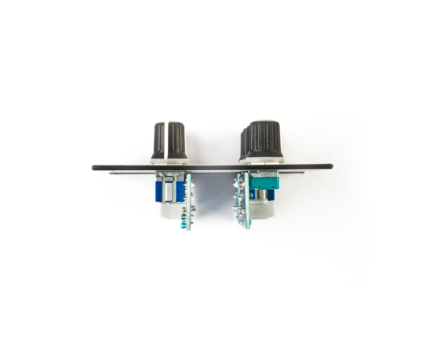 CLORSL6X4B - Cloud RSL 6x4B 4 Zone 6 Source or Volume Level Select Wall Plate Black Image 2