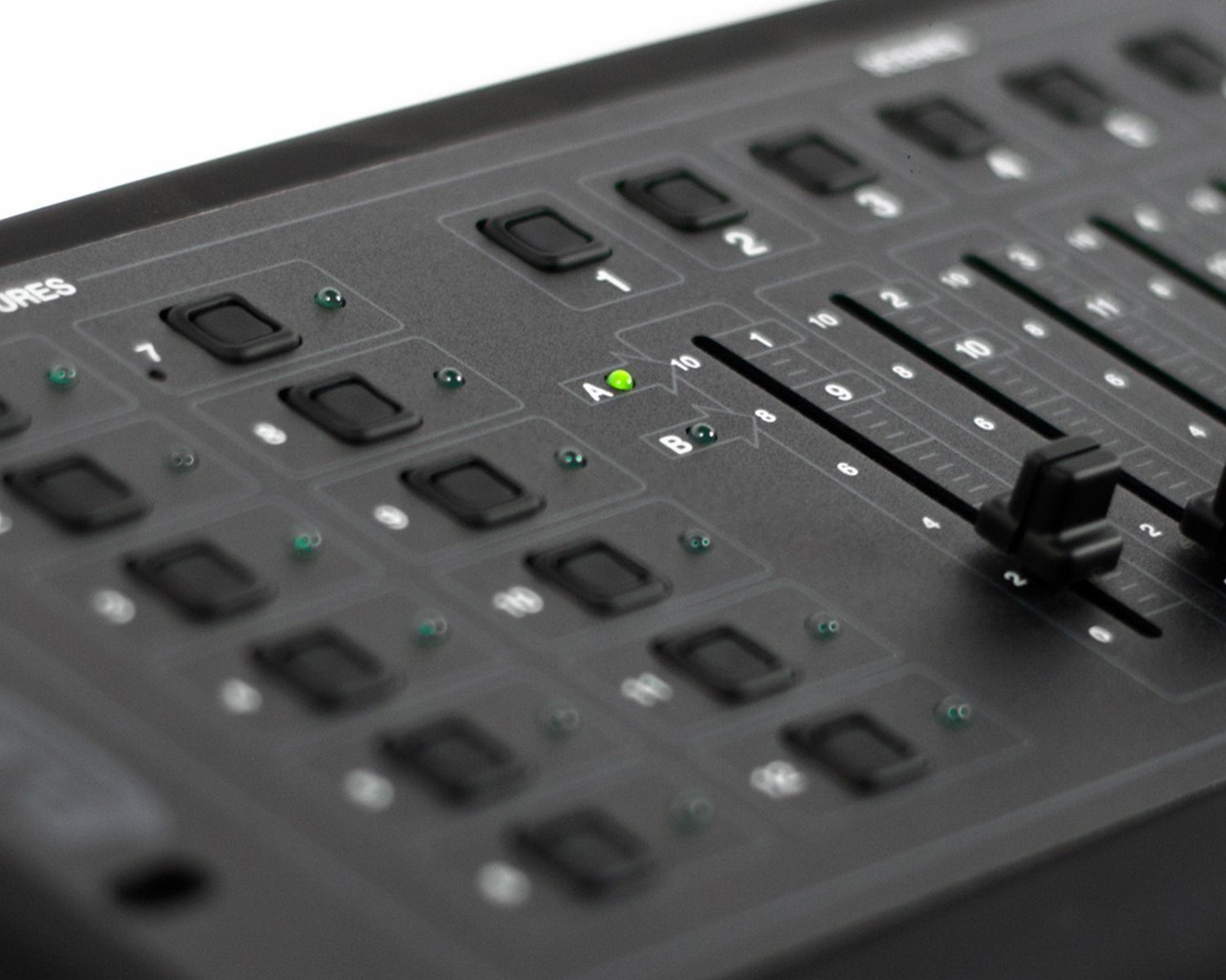 ADJDMXO1 - ADJ DMX Operator 1 Controller for 12 Fixtures or 192 DMX Channels 3U Image 2