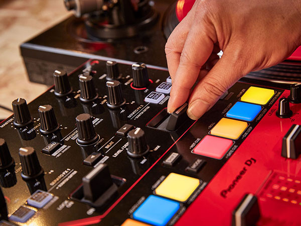 Pioneer DJ DJM-S5 Battle-Style Mixer